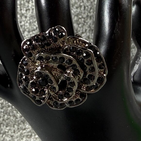 Adjustable Black Rhinestone Rose Flower Ring With Stretch Band Size 9 Women - Picture 16 of 16
